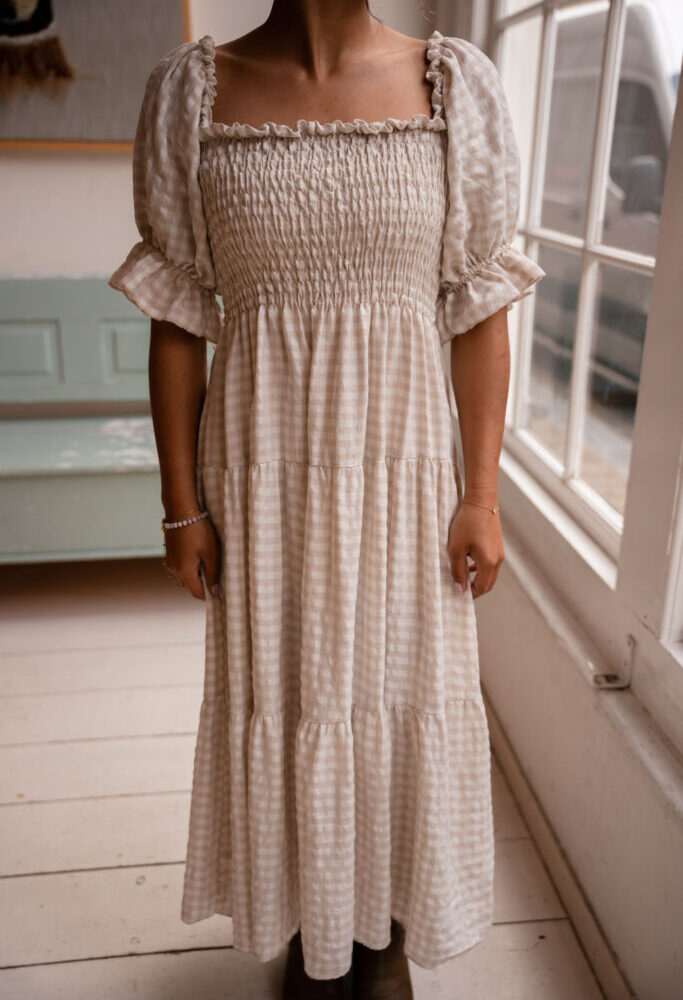 saar dress blocked beige